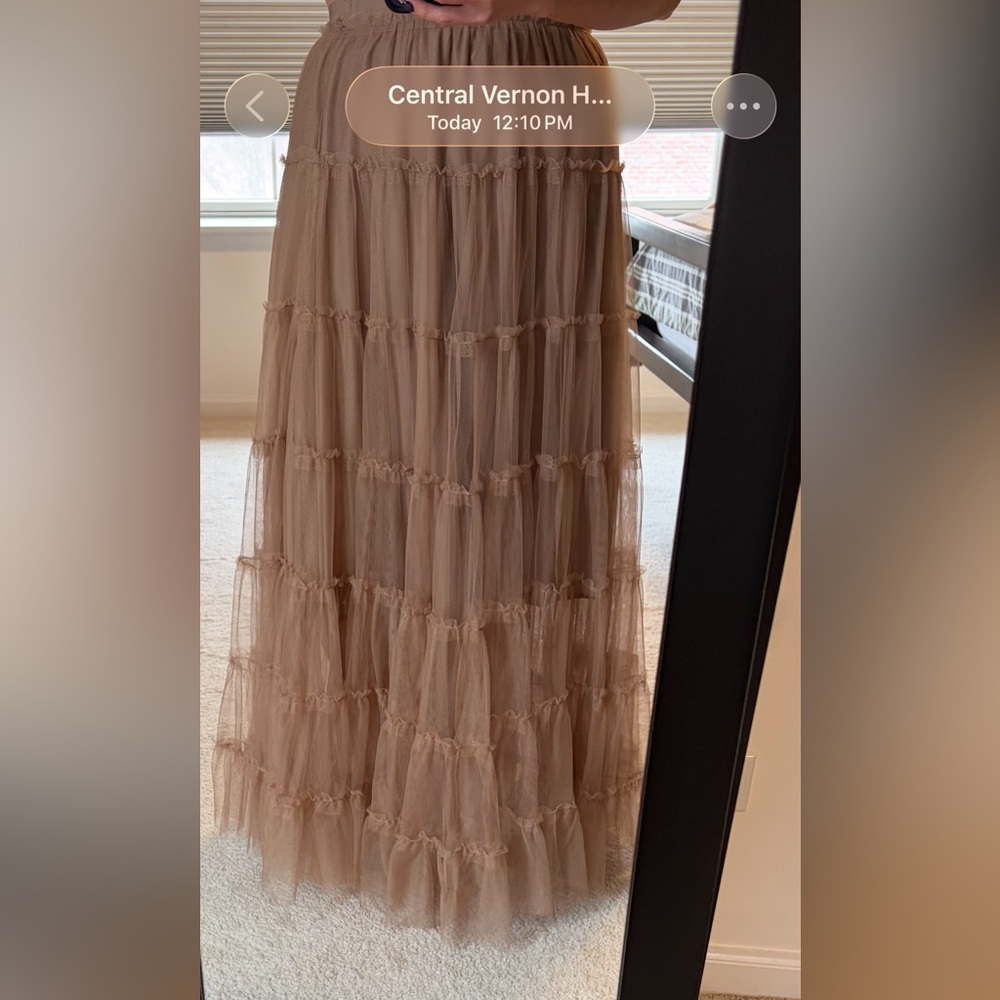 Seta-Chic Layered Tan Maxi Skirt - Picture 2 of 2